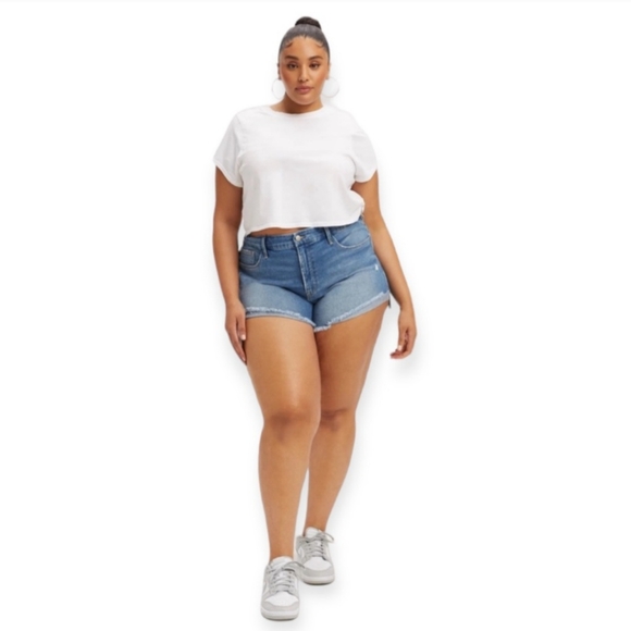 Good American Plus Size Good Curve Denim Shorts - Picture 2 of 14